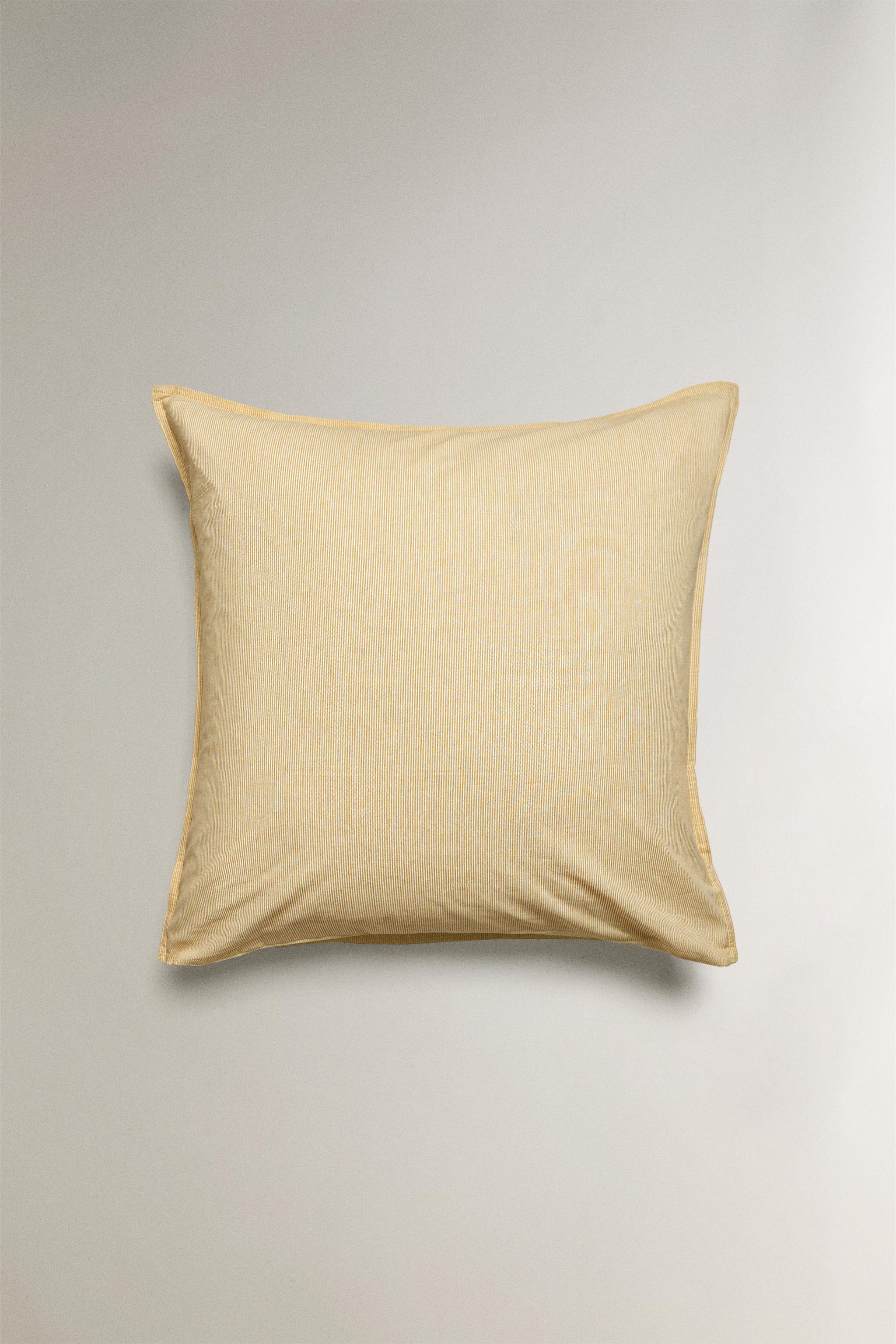 STRIPED PILLOWCASE